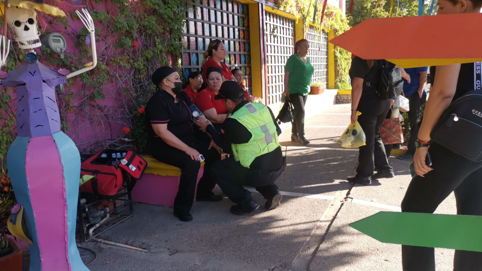 Conato de incendio en conocido restaurante de Los Mochis, moviliza los cuerpos de auxilio