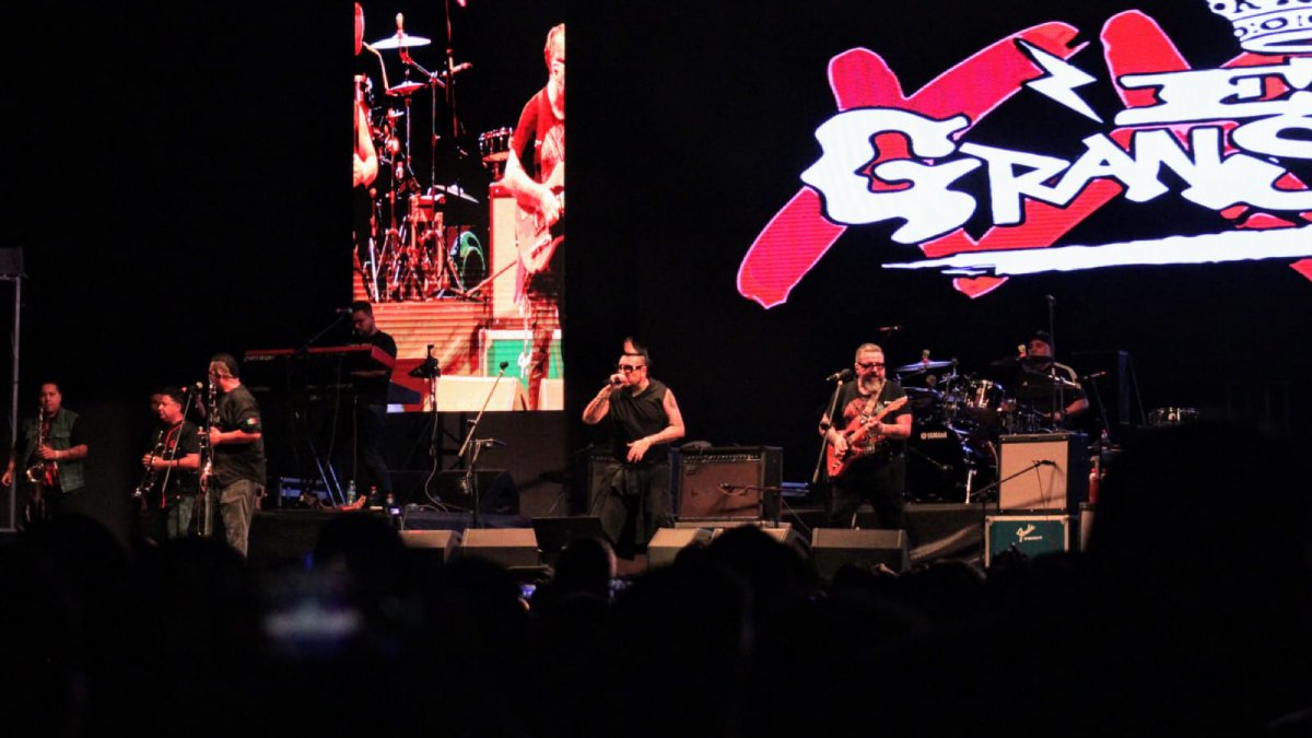El Gran Silencio y Grupo Pesado están presentes, ponen gran ambiente en concierto de la Semana de la Moto