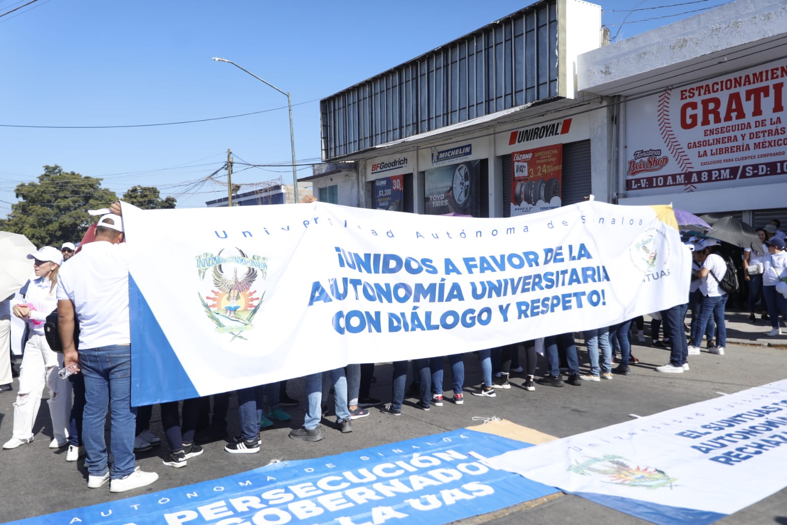 En el Día del Trabajo, UAS realiza marcha por toda la Obregón en Culiacán