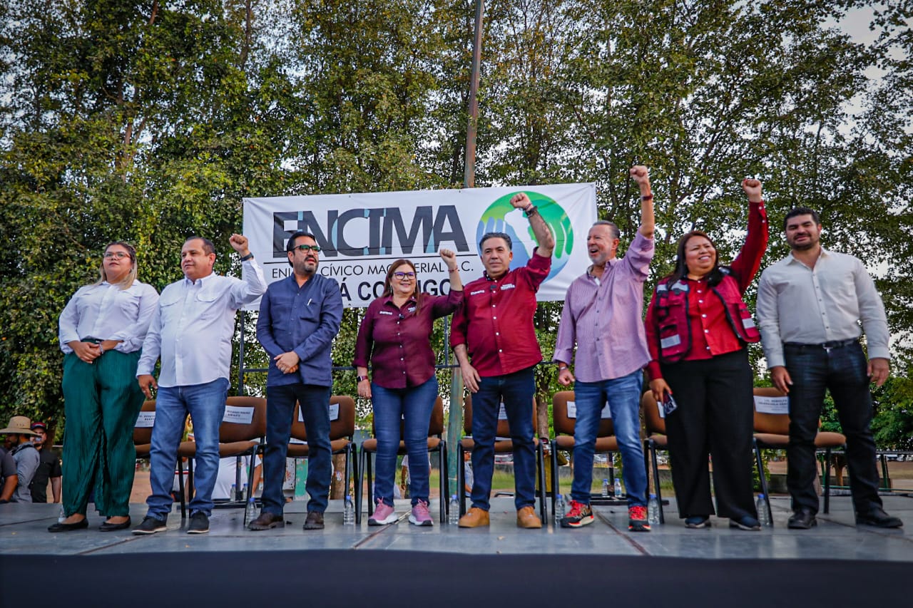 Enrique Inzunza, Imelda Castro y Juan de Dios Gámez se reúnen con el magisterio