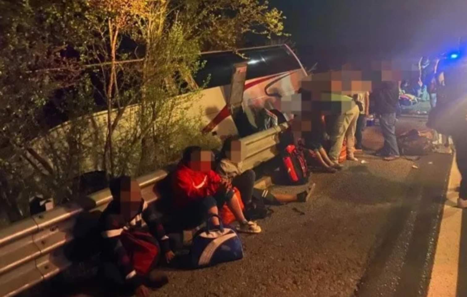Iban de Chiapas a Tijuana; accidente de autobús con tráiler cobró la vida de una persona y hay 7 lesionados
