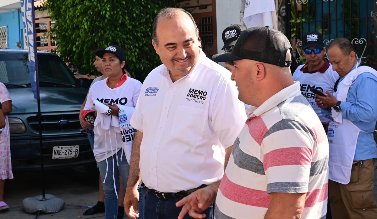 Guillermo Romero se compromete a digitalizar aulas en Mazatlán, en caso de llegar a la alcaldía