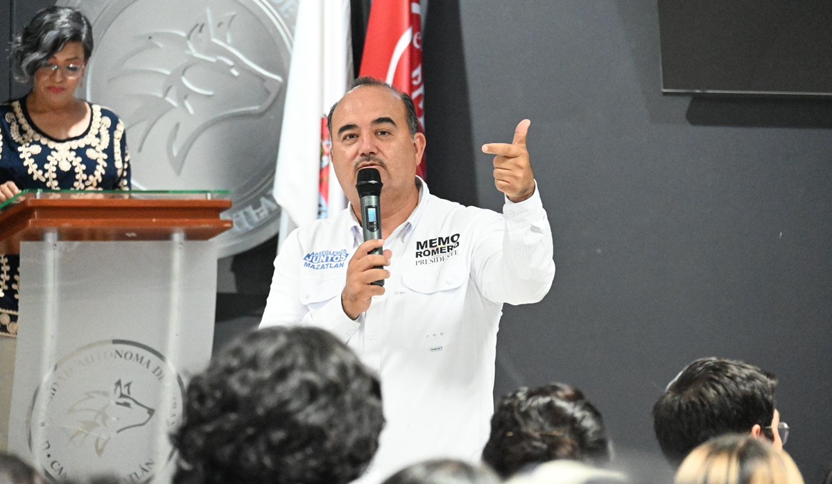 Guillermo Romero promete expedir cartas de recomendación a jóvenes para su primera chamba