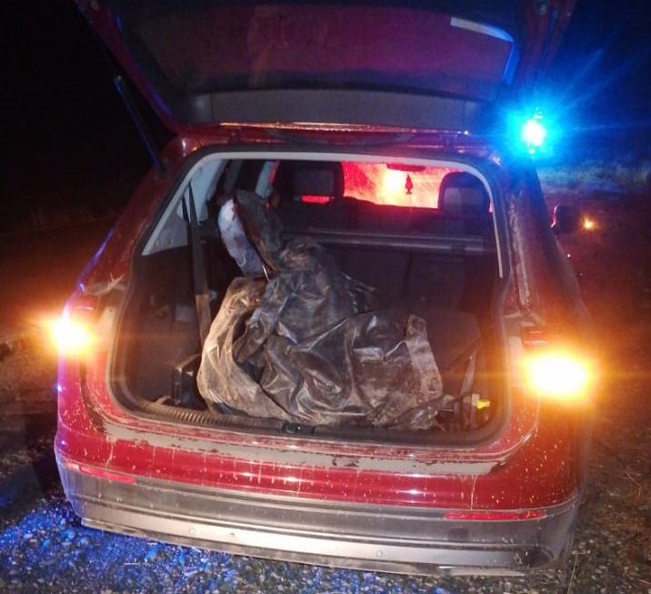 Asesinado localizan a un hombre en la cajuela de una Tiguan, sobre la Culiacán-Mazatlán, en Elota