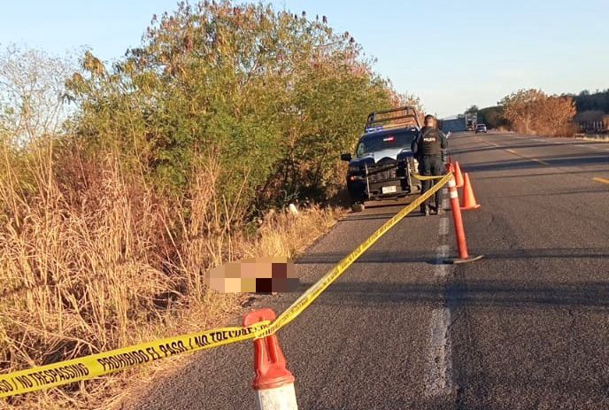 Hallan asesinado a un hombre sobre la México 15 en Agua Salada, Mocorito
