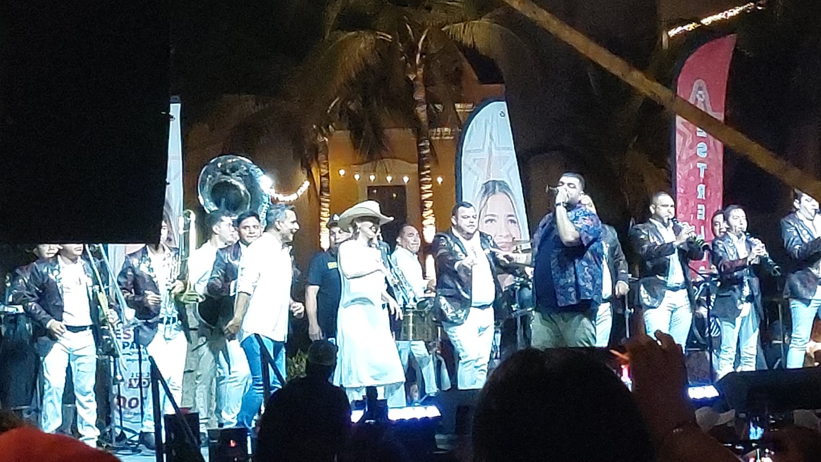 Hasta la banda sinaloense sonó en el cierre de campaña de Estrella Palacios en Olas Altas
