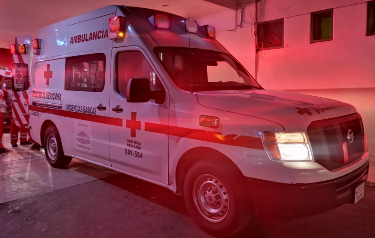Bladimir ingresa al Hospital General de Los Mochis tras recibir un impacto de bala en su pierna