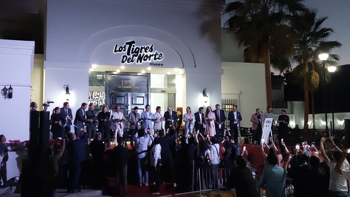 ¡Abren los tres candados de la puerta negra! Inauguran el museo de Los Tigres del Norte, en Mocorito