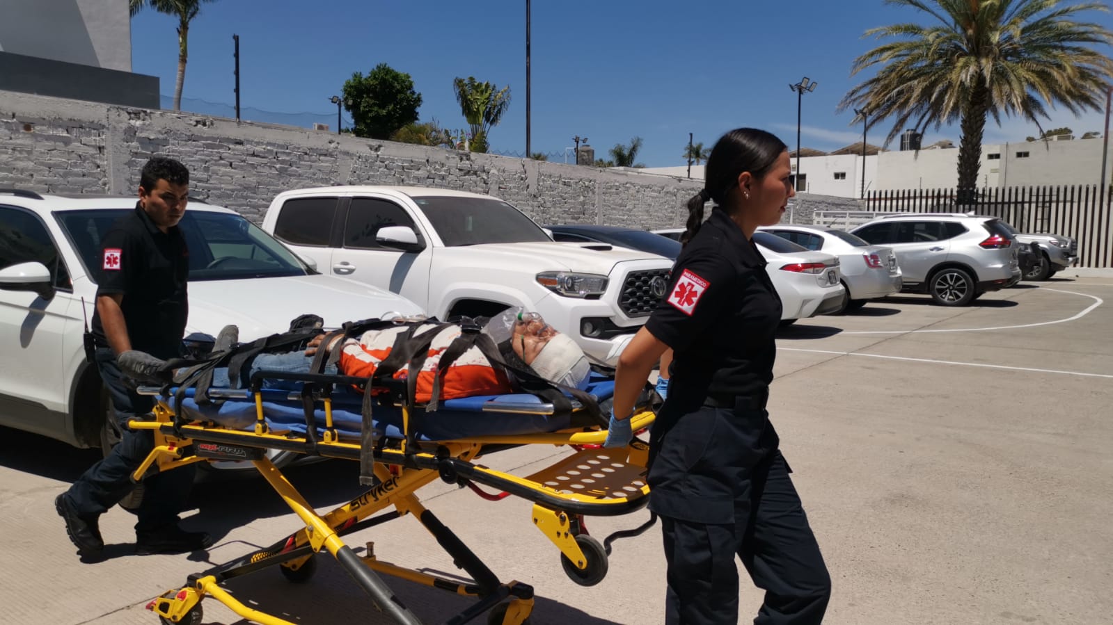 Trabajador sufre accidente al caer desde una altura de 7 metros en Los Mochis