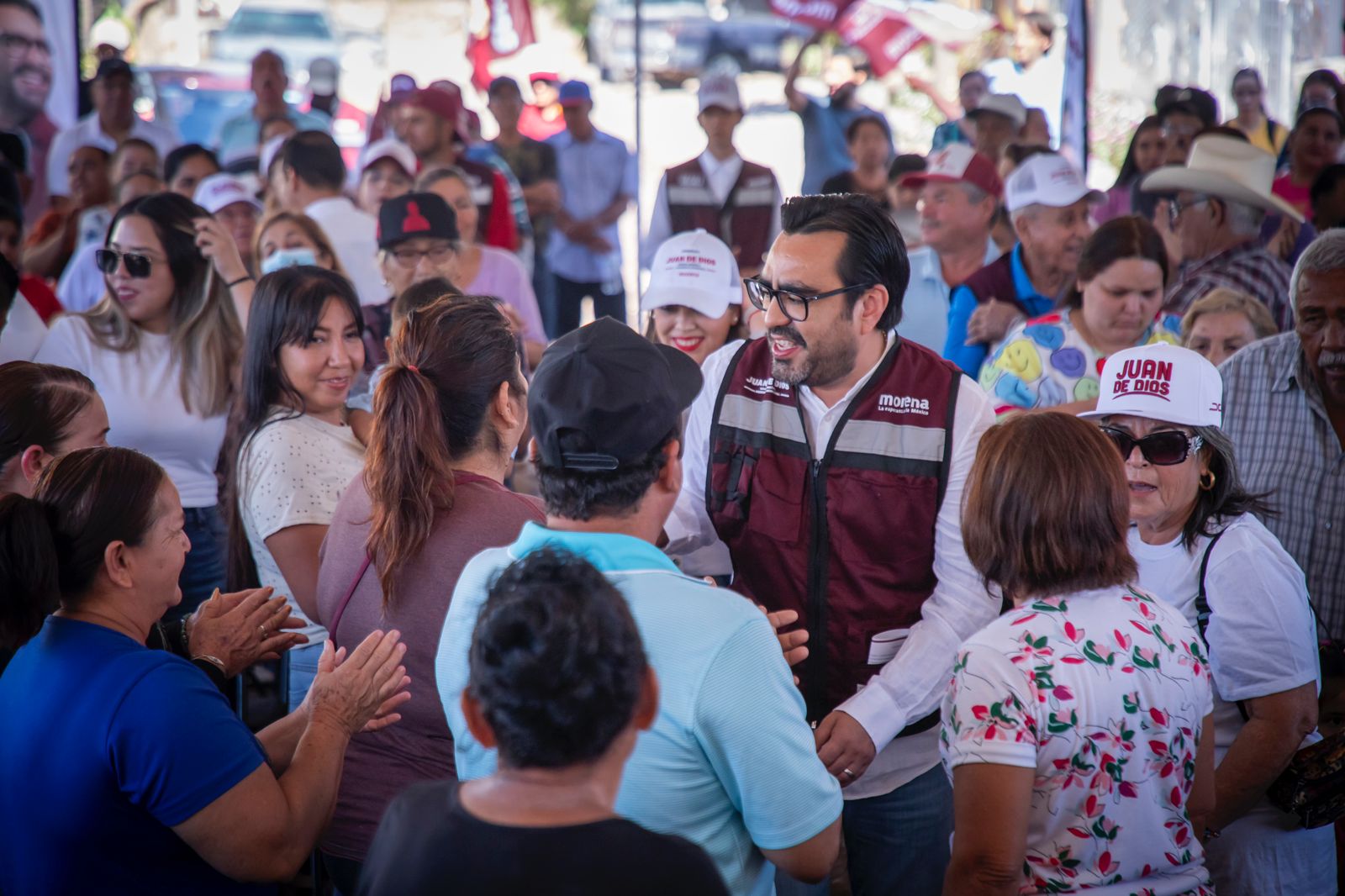 Gámez Mendívil se compromete a seguir con obras y acciones de bienestar en Culiacancito