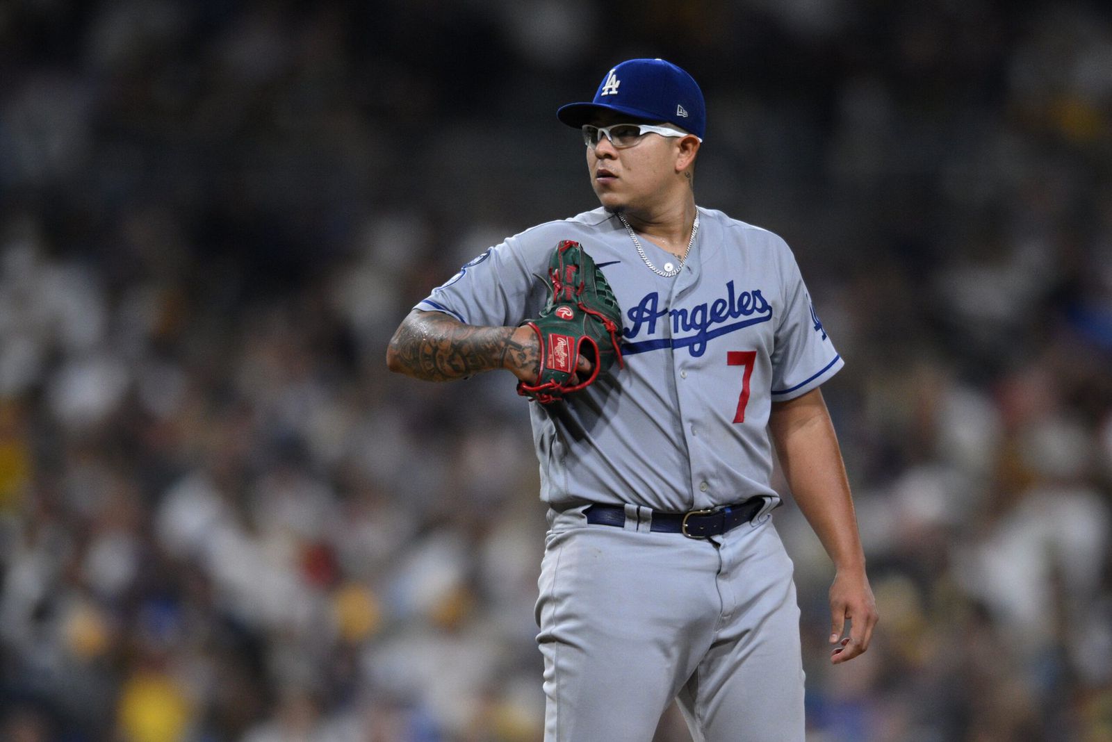 Julio Urías evita la prisión y llega a un acuerdo por cargos de violencia domestica en Los Ángeles