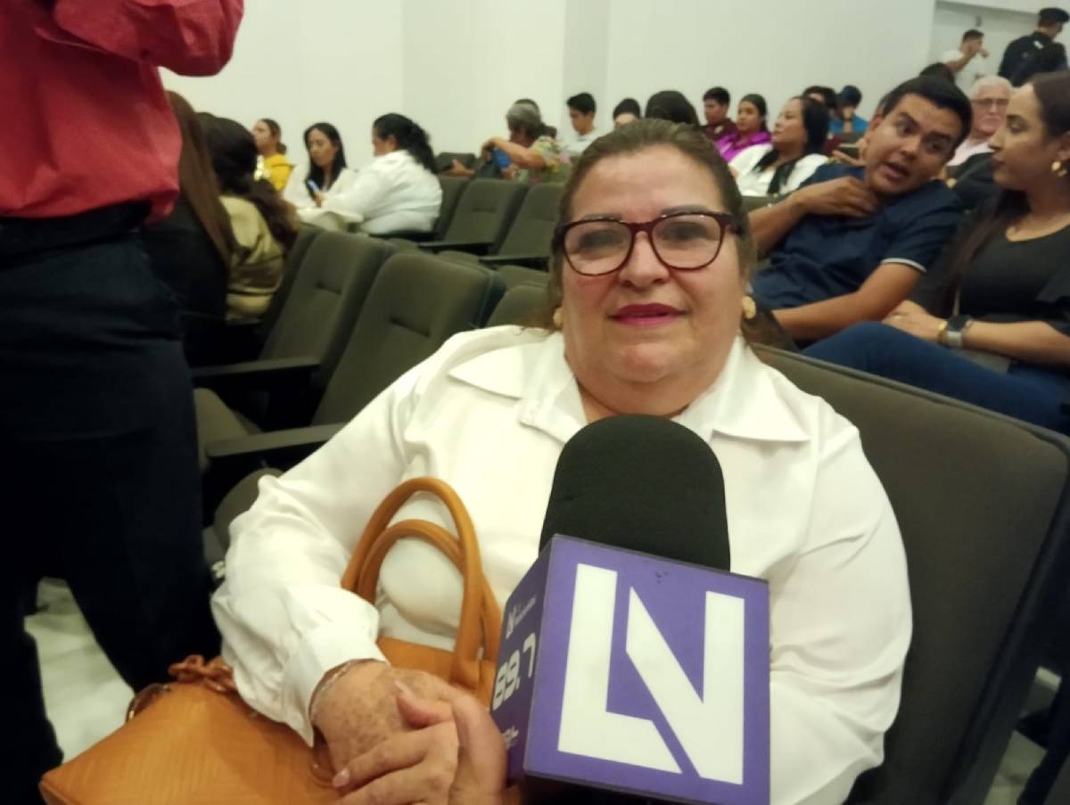 ¡La docencia es su pasión! La maestra Beatriz tiene 42 años frente al grupo y ‘ama compartir conocimientos’