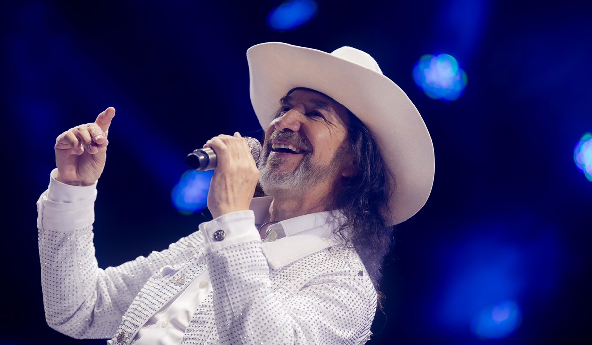 Calor no ‘sofoca’ humor de ‘El Buki’ e ironiza sobre el clima con meme