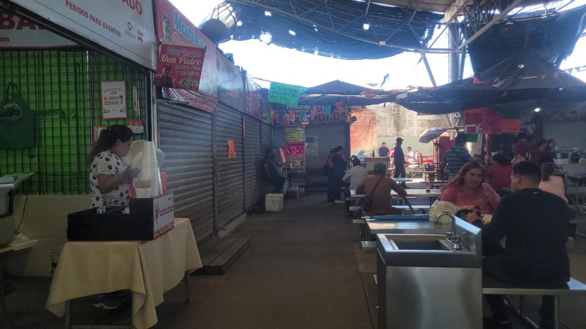 Inspección y Normatividad en Ahome, como apoyo entró al quite en el mercado Zona 30; clausuró cuatro locales