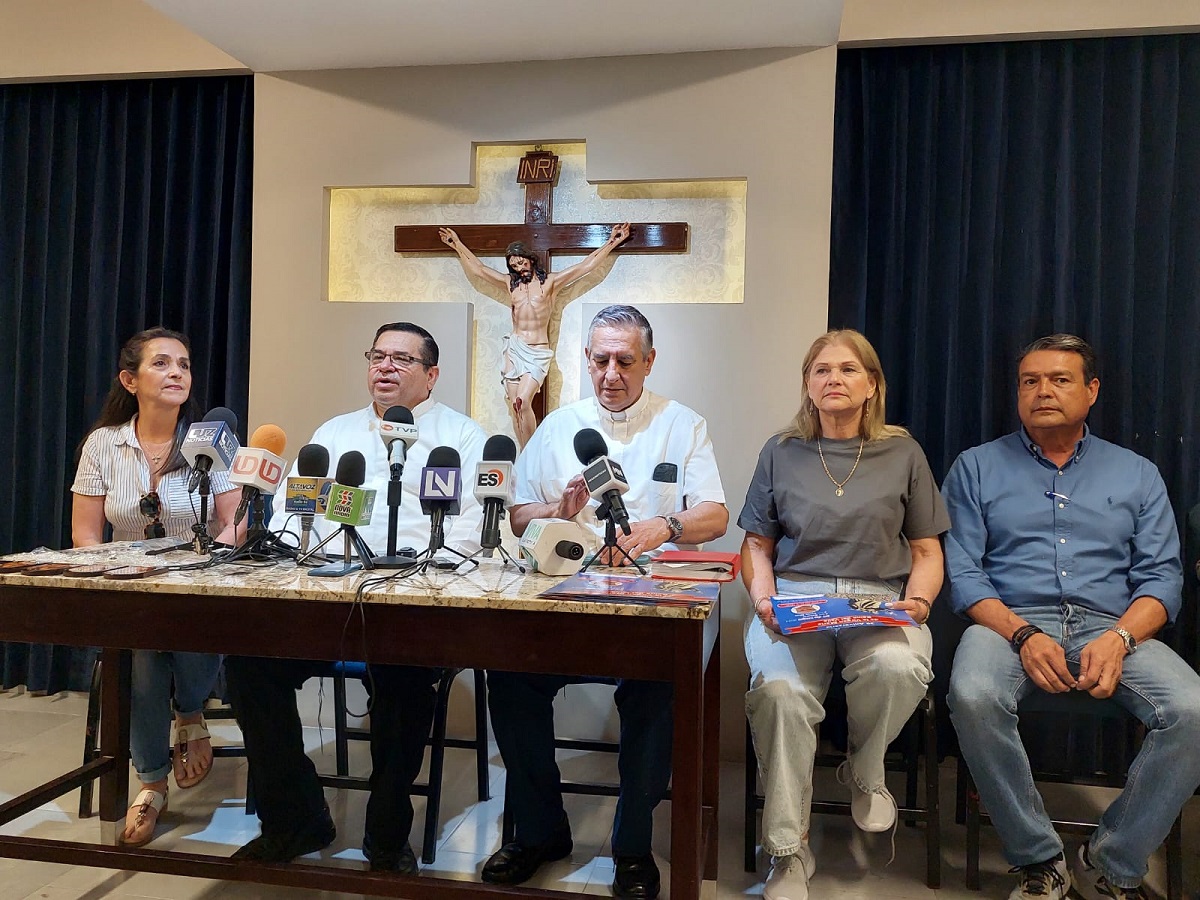 Celebran en el 29 aniversario misa a los pies de la Virgen del Valle por la lluvia y la paz