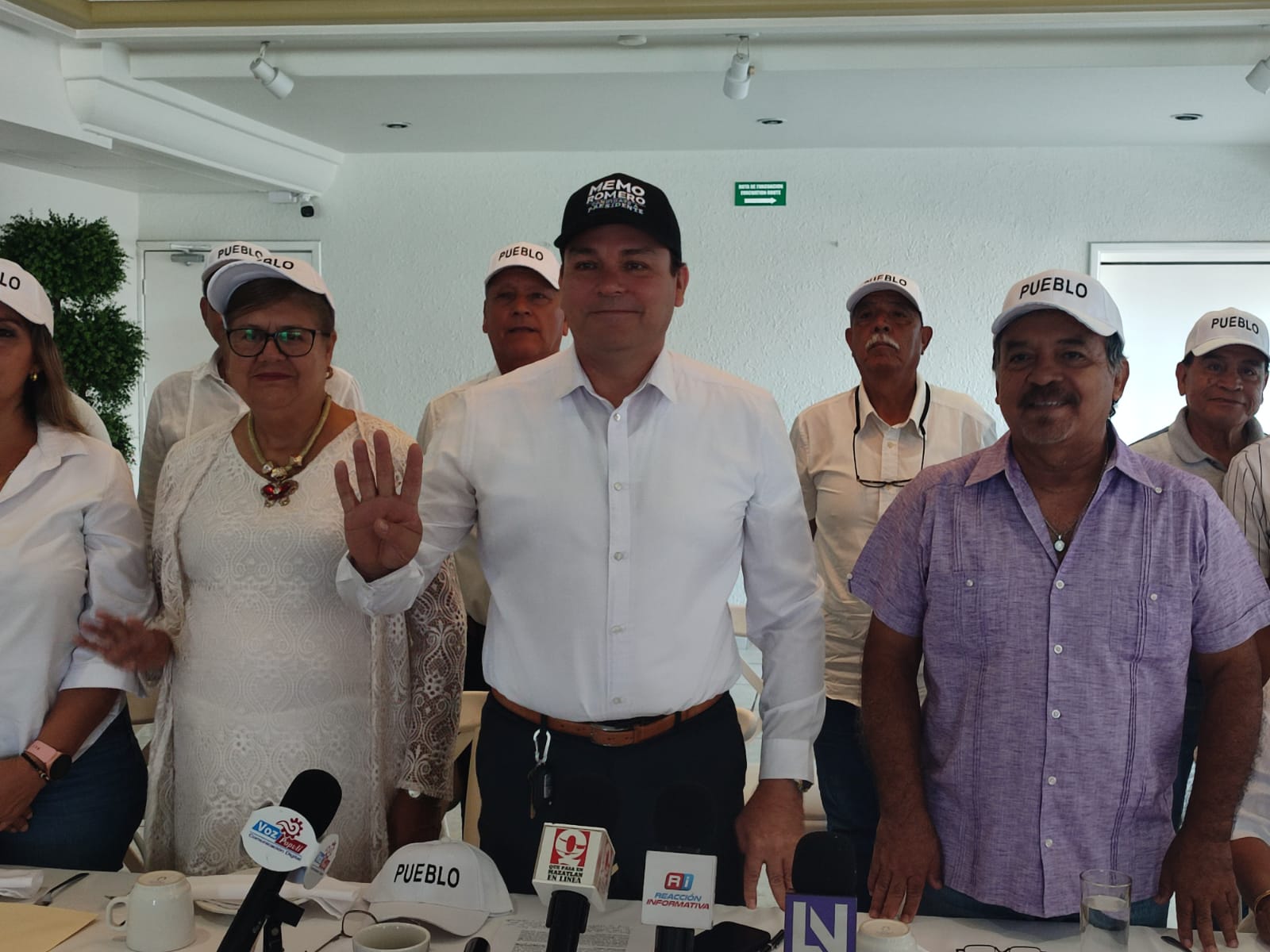 Morenistas liderados por Roberto Rodríguez dan marcha atrás en Mazatlán; van por Memo Romero