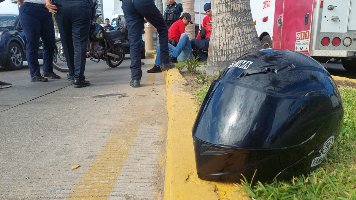 Motociclista resulta lesionado luego de derrapar en su vehículo en Mazatlán