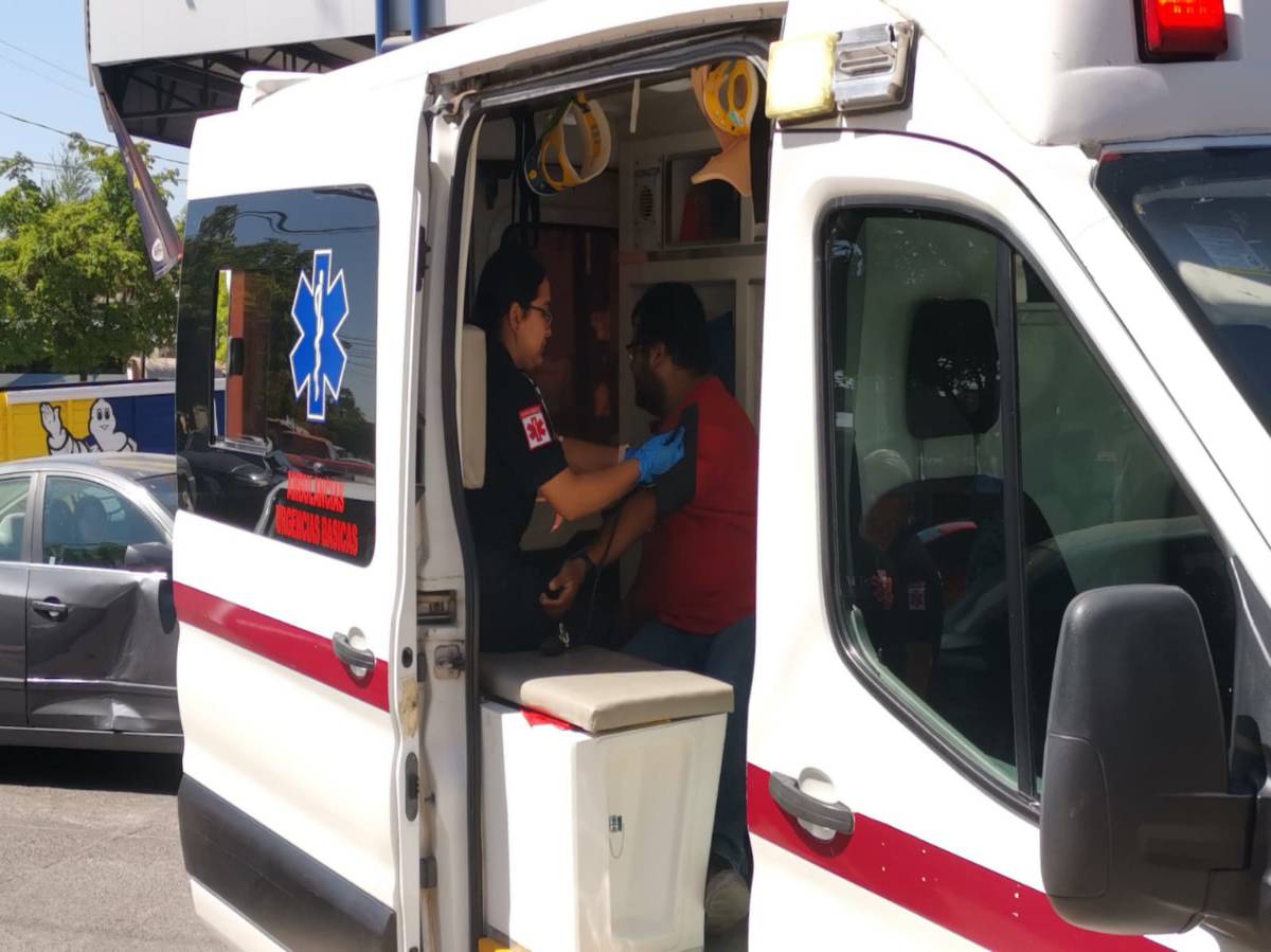 Motociclista es embestido por una vagoneta al oriente de Los Mochis