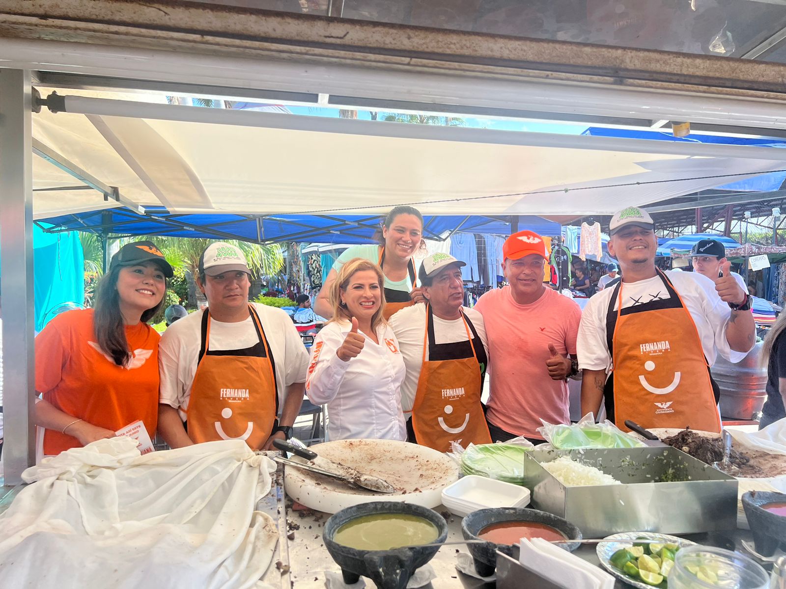My Lai Quintero recorre el tianguis de la Juárez en campaña rumbo a la alcaldía de Mazatlán