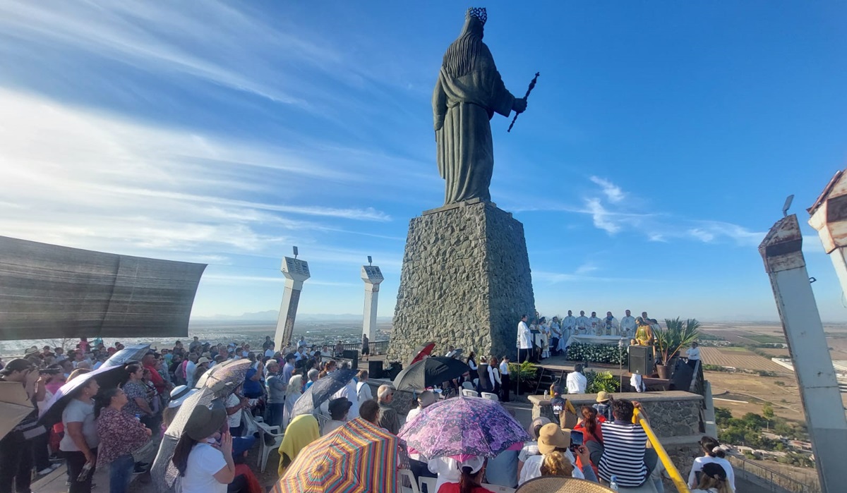 Con una misa en el Cerro de la Memoria, Obispo ruega a los pies de la Virgen del Valle por lluvia y la paz