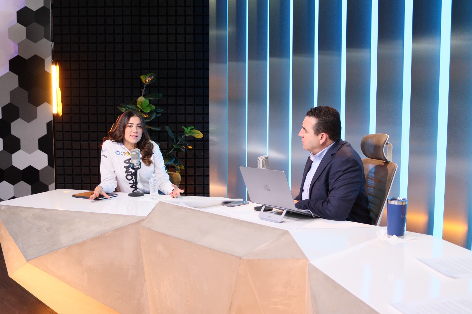Necesarios los contrapesos para mejorar programas y gobierno: Paloma Sánchez