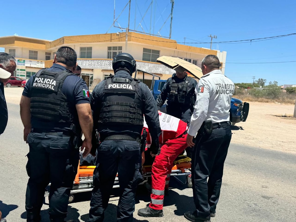 Policía Municipal resulta lesionado al caer de la patrulla en la que viajaba, en Guamúchil