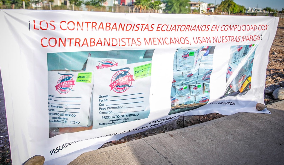 Productores acuícolas se manifiestan durante visita de AMLO a Sinaloa