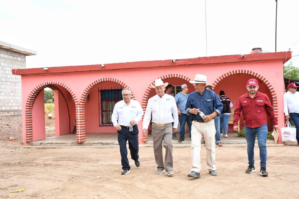 “El Profe Mayke” pacta compromiso de pavimento en Chumpilihuistle