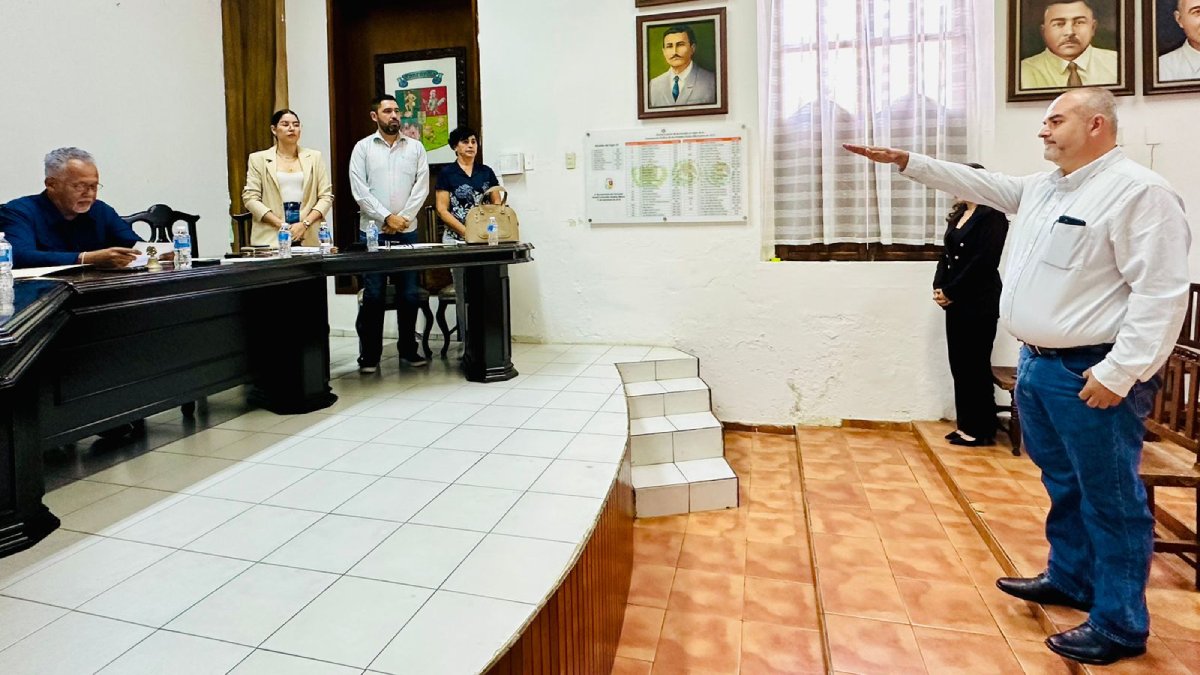 Es Rafael Mendoza el nuevo secretario del Ayuntamiento de Concordia y hay nueva Oficial Mayor