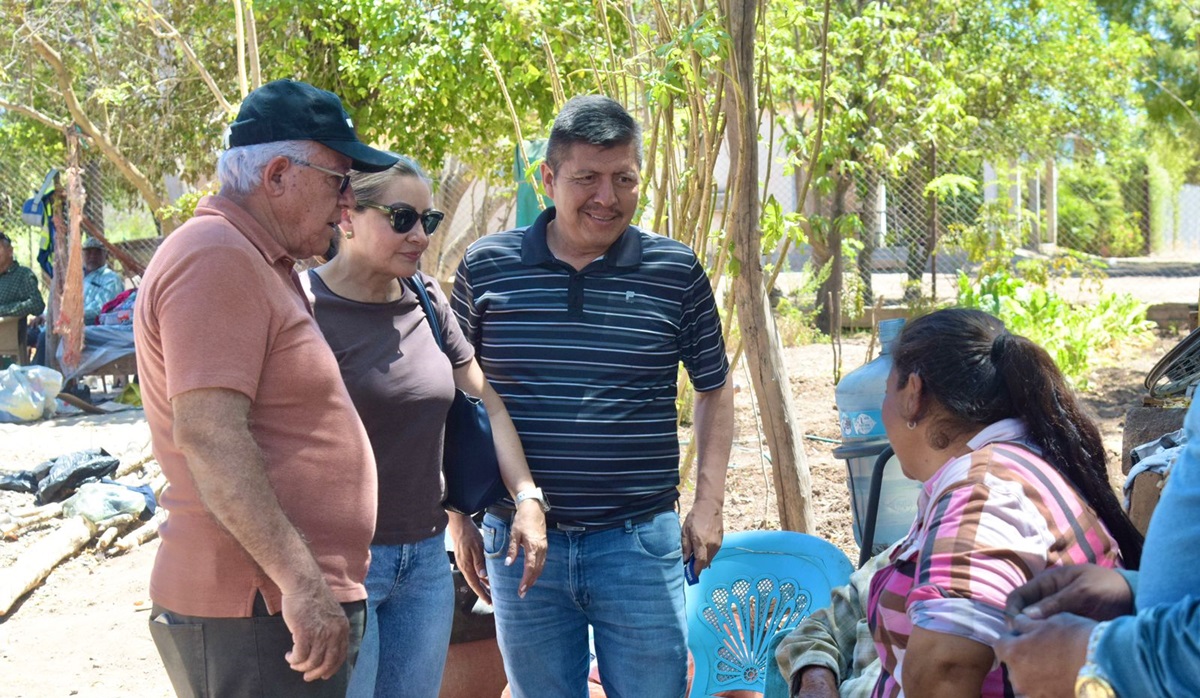 Pierden lo poco que tenían en incendio de su vivienda en El Fuerte; reciben apoyo del Ayuntamiento