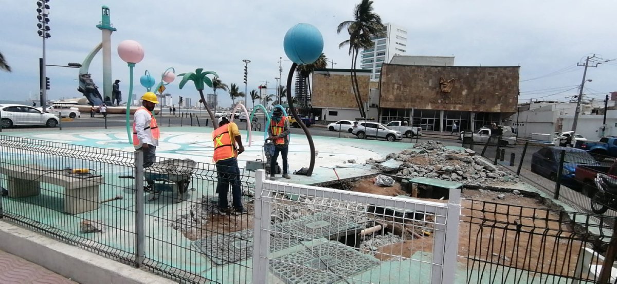 Reparan Oasis Interactivo del Parque Martiniano Carvajal para que pueda ser utilizando en verano