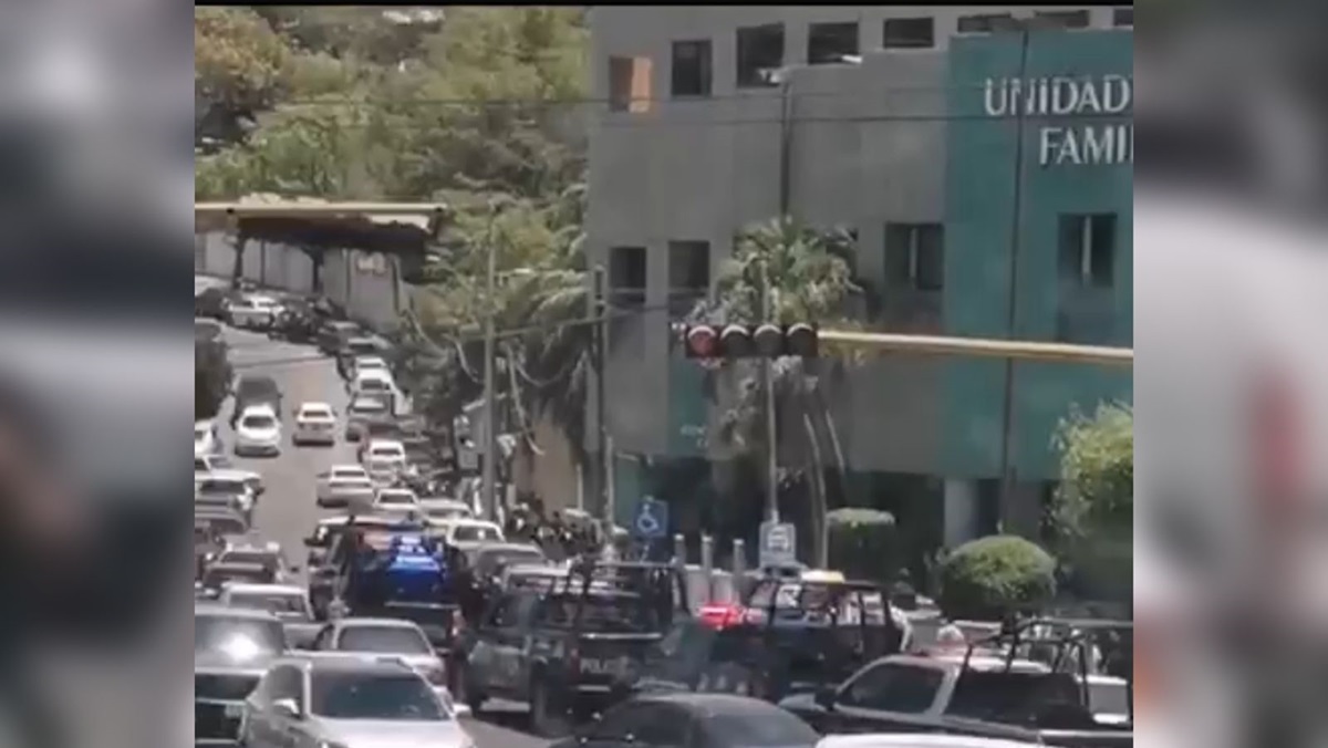 (VIDEO) Reporte de hombre armado en el IMSS Cañadas en Culiacán moviliza a policías; hay un detenido
