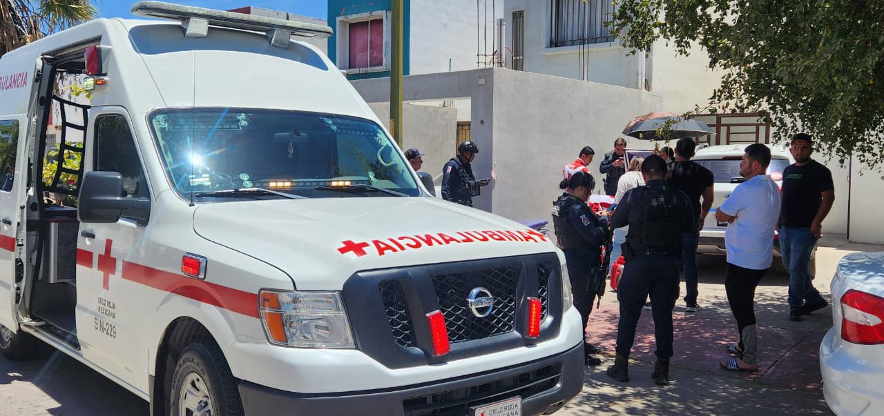 ¡Se llevaron el bolso de su mujer! Hombre es atacado a balazos frente a su esposa durante asalto, en Culiacán