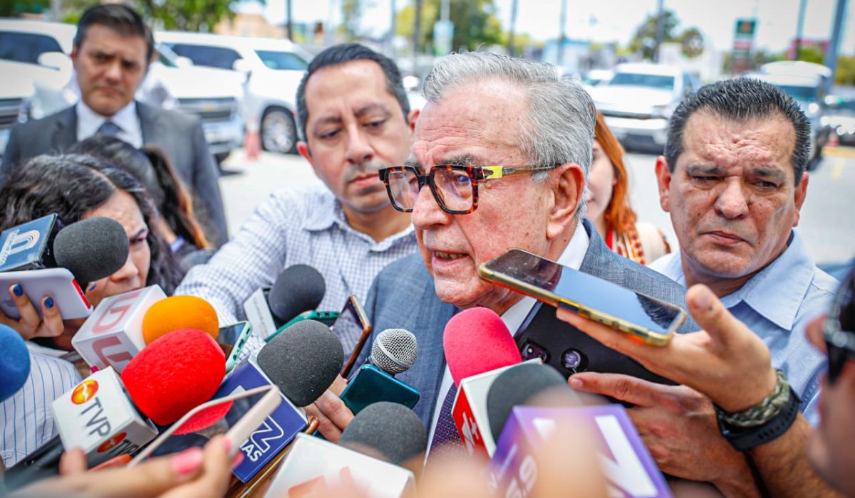 Revela Rocha que viajó a EU en avión que Vizcarra prestó a su hijo; ‘a ese tipo de reuniones no asisto’, reitera