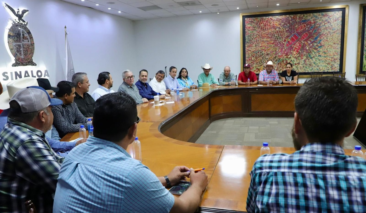 Fija Rocha compromisos con productores que tomaron casetas de peaje