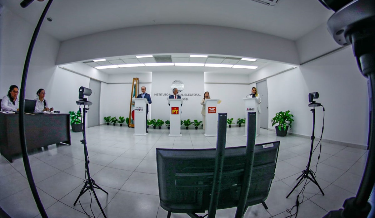 Candidatos al Senado aplauden sus propuestas y critican a quienes faltaron al término del debate