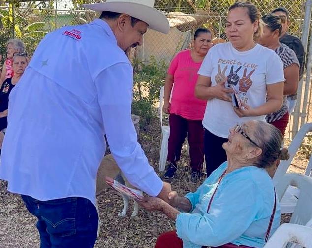 Respaldan familias del Distrito 18 al morenista Serapio Vargas