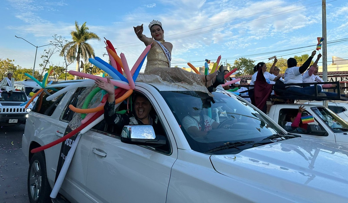 Karina Torres de ‘Las Pérdidas’ participa en la sexta Marcha de la Diversidad LGBTQ+, en Ahome