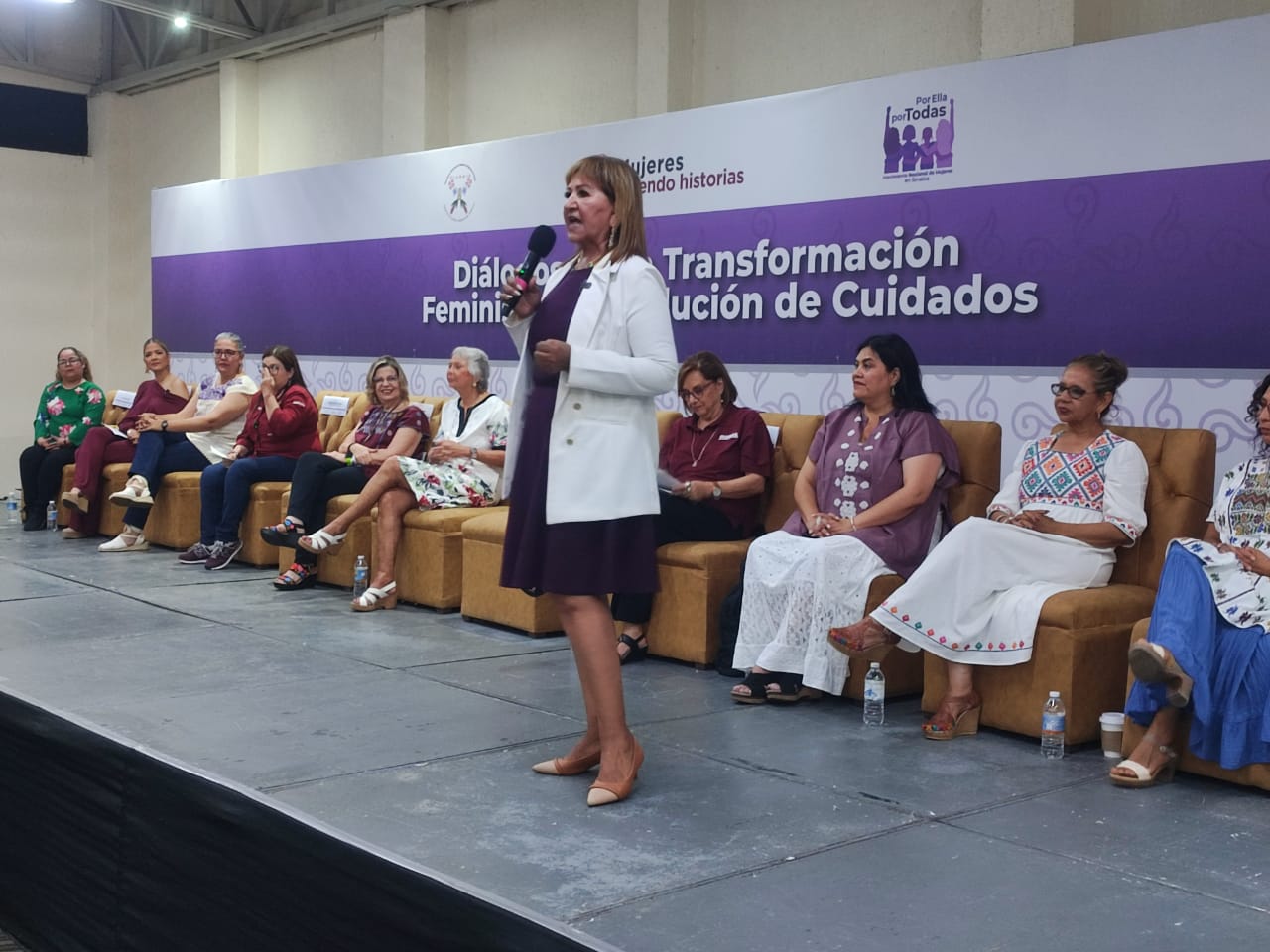 A seguir dignificando a las mujeres, resalta Tere Guerra en encuentro ‘Feminismo y Revolución de Cuidados’