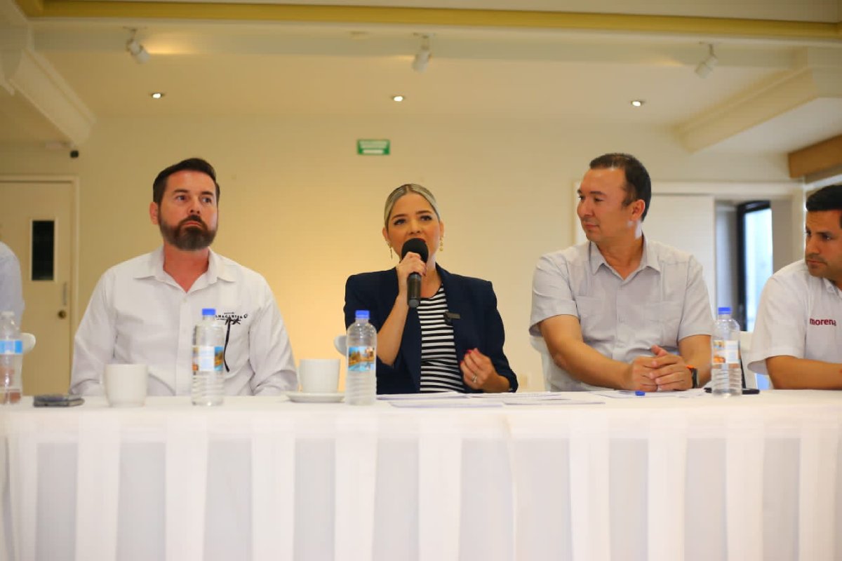 Trabajar en unidad, les propone Estrella Palacios a miembros de la Intercamaral en Mazatlán