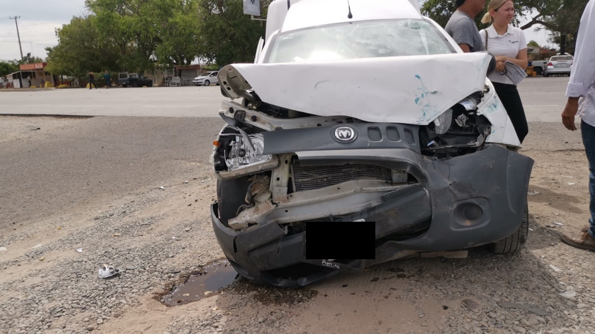 Tres heridos deja aparatoso accidente en la Mochis-Topolobampo