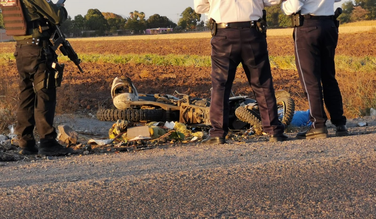 Un hombre sin vida y una mujer lesionada deja accidente de moto en El Fuerte