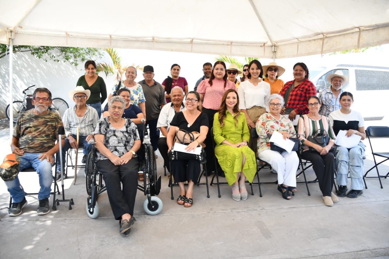 Benefician a 24 personas en Mocorito con la entrega de apoyos funcionales