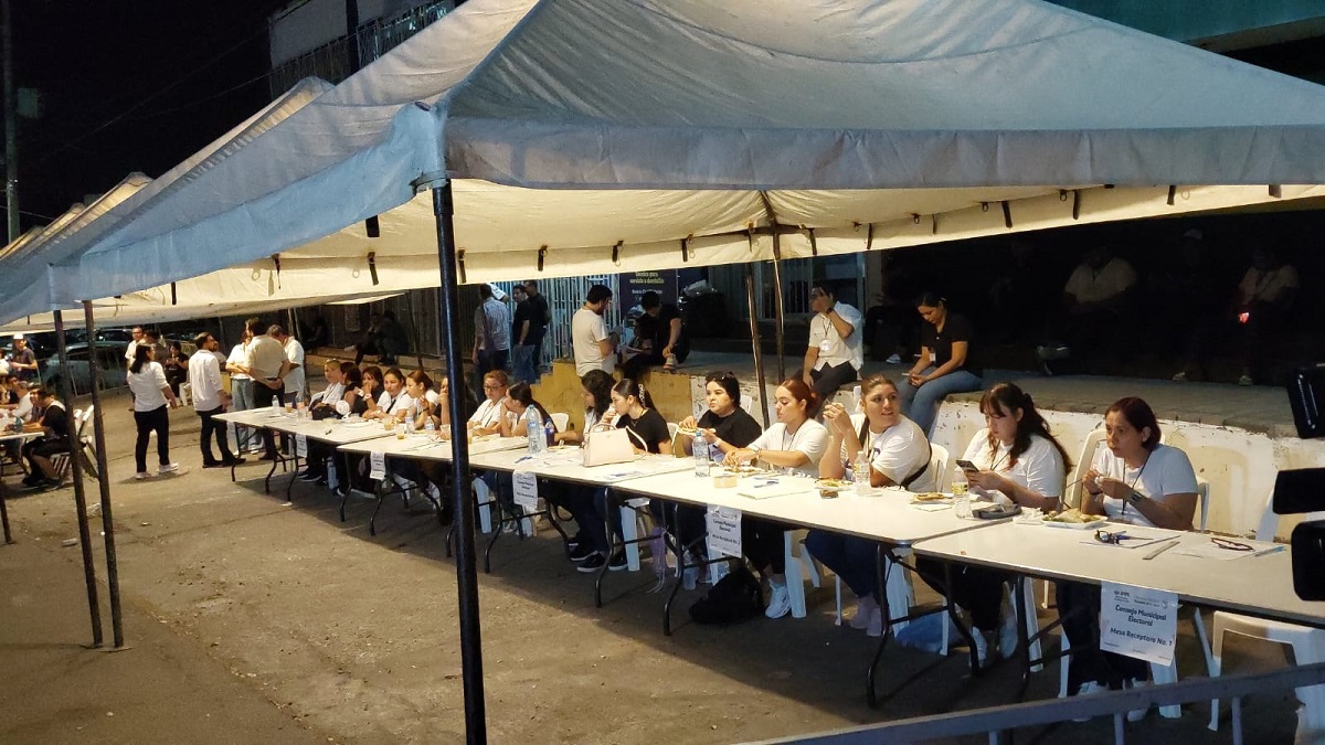 Sin iniciar el conteo de votos en el Consejo Municipal del IEES en Mazatlán