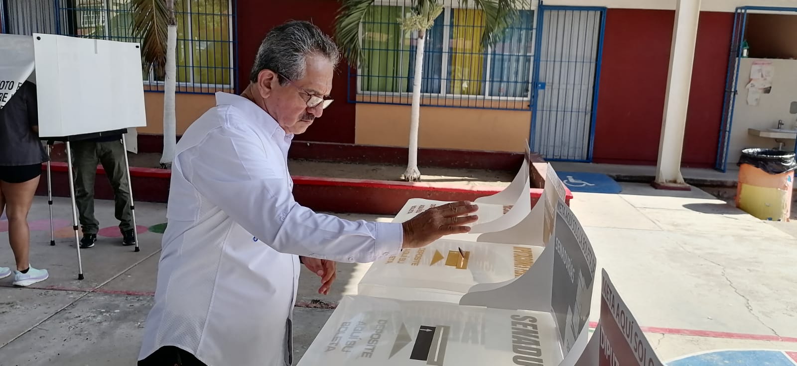 El presidente de Morena en Sinaloa, Manuel de Jesús Guerrero, invita a votar a la ciudadanía