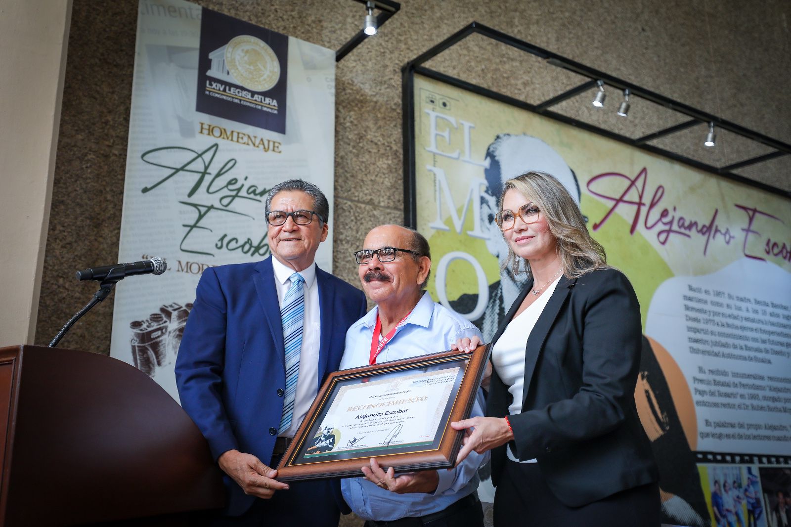 ¡Honor a quien honor merece! Reconocen trayectoria de Alejandro ‘El Morro’ Escobar como fotoperiodista