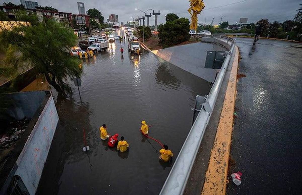 ‘Ha dejado mucha agua, estamos al pendiente’: AMLO ante tormenta tropical ‘Alberto’