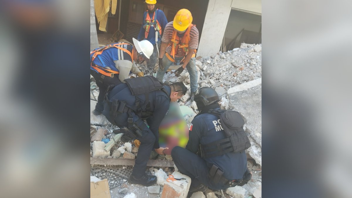 Muere obrero de una construcción mientras derrumbaba una barda en Mazatlán