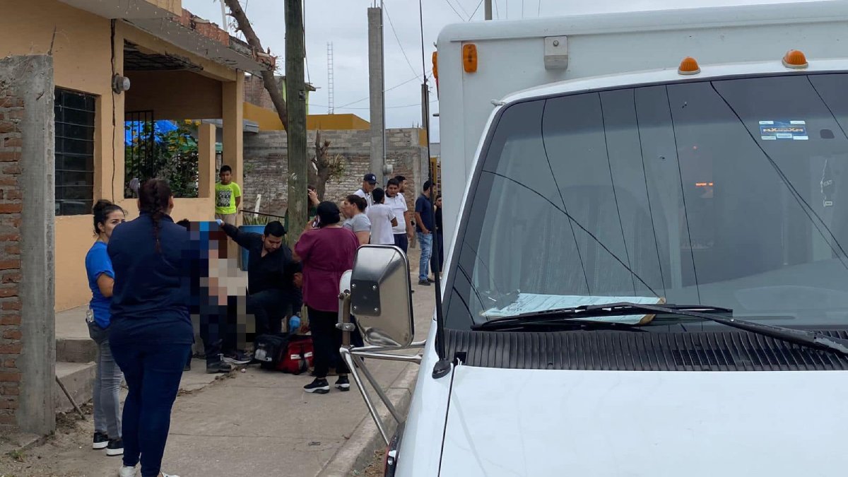 Accidente | Estudiante resulta lesionado al chocar en su moto contra poste en Villa Unión