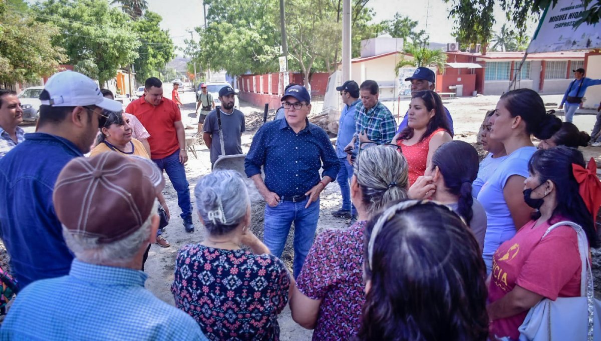 Alcalde de Mazatlán supervisa obra en construcción en la primaria Miguel Hidalgo en El Castillo